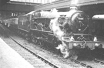 Castle class number 5084 Reading Abbey
 at Paddington, 14 December 1956